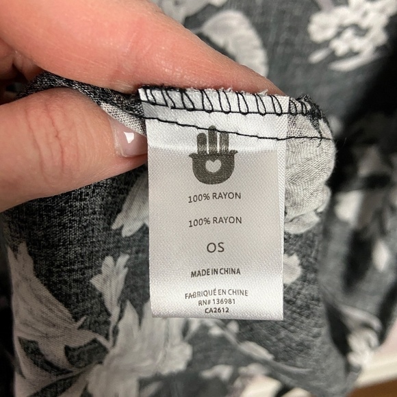 SPIRITUAL GANGSTER | Black Floral Kimono Maya Robe - Picture 8 of 10